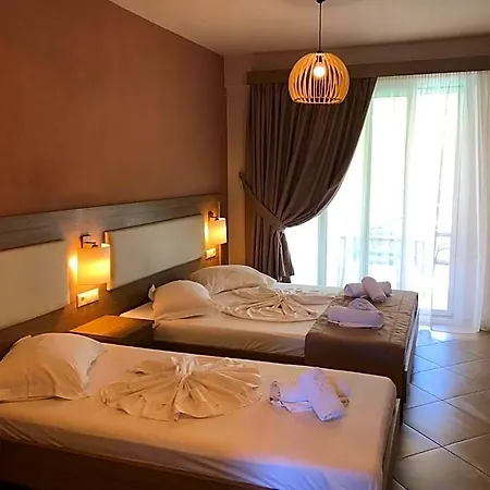 Hotel Mary 1 & Fresh! 3*